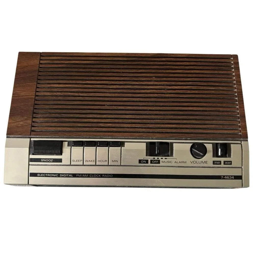 General Electric GE Model 7-4634B Electronic Digital FM/AM Clock Radio